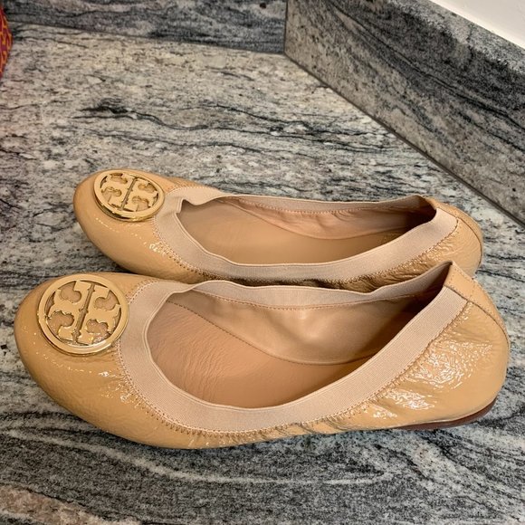 Tory Burch Caroline Patent Leather Ballet Logo Medallion Flat 9.5 Nude Beige - Picture 4 of 9
